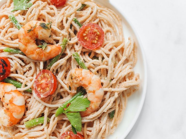 Spaghetti with Shrimp and Tomatoes